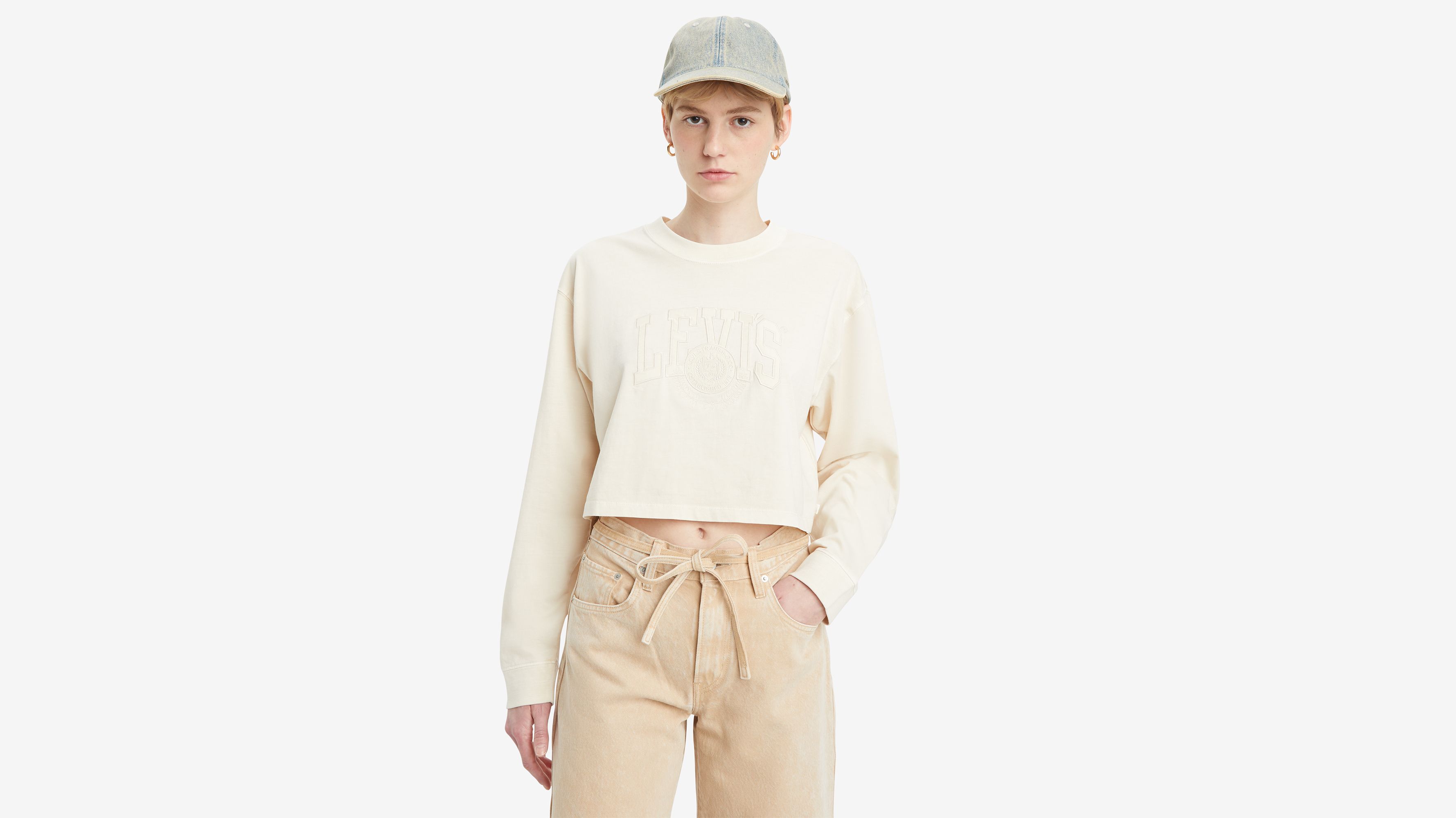 Levi's Cropped Long Sleeve Football T-shirt In White Swan
