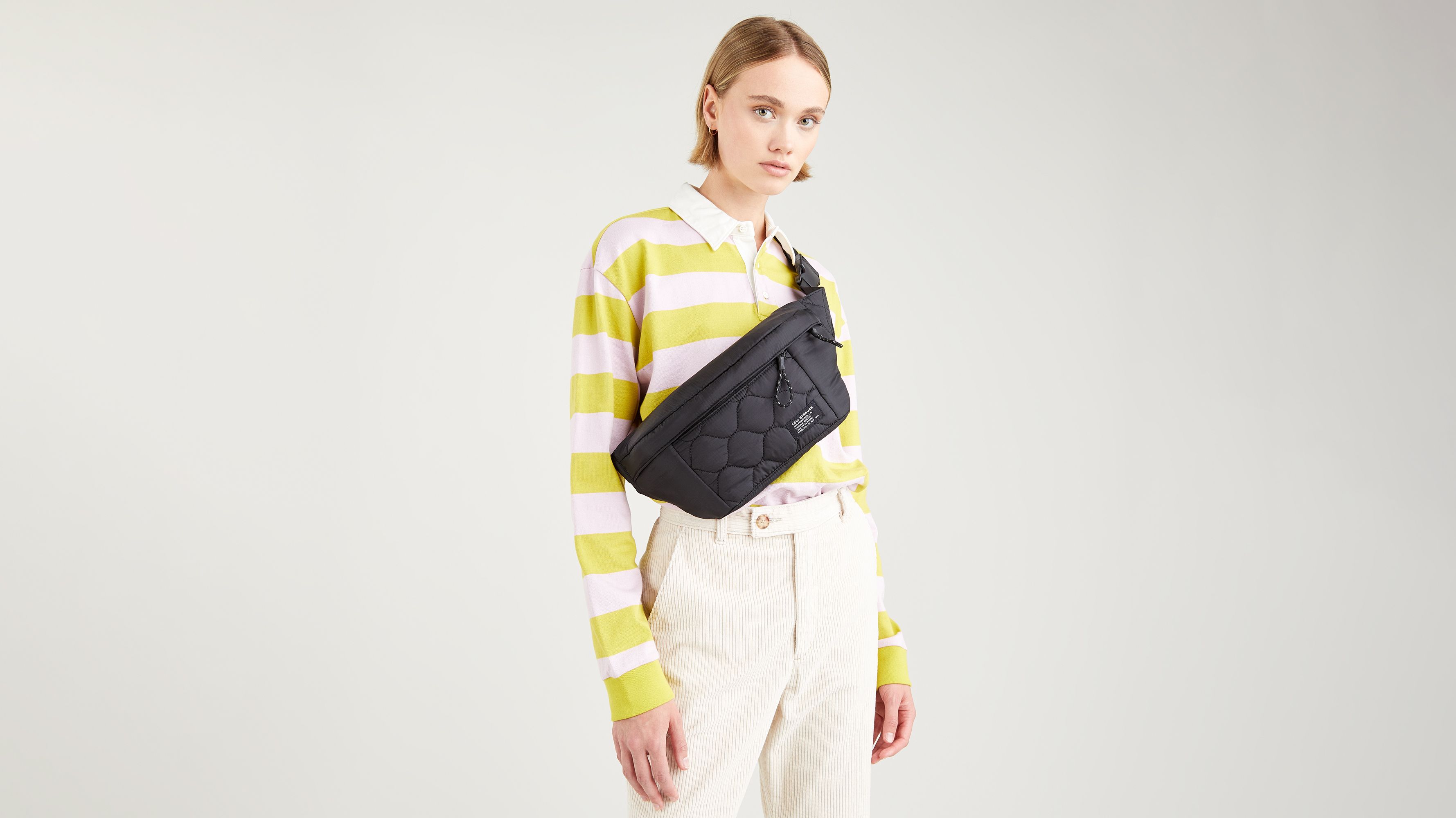 Banana sling bag levis hotsell