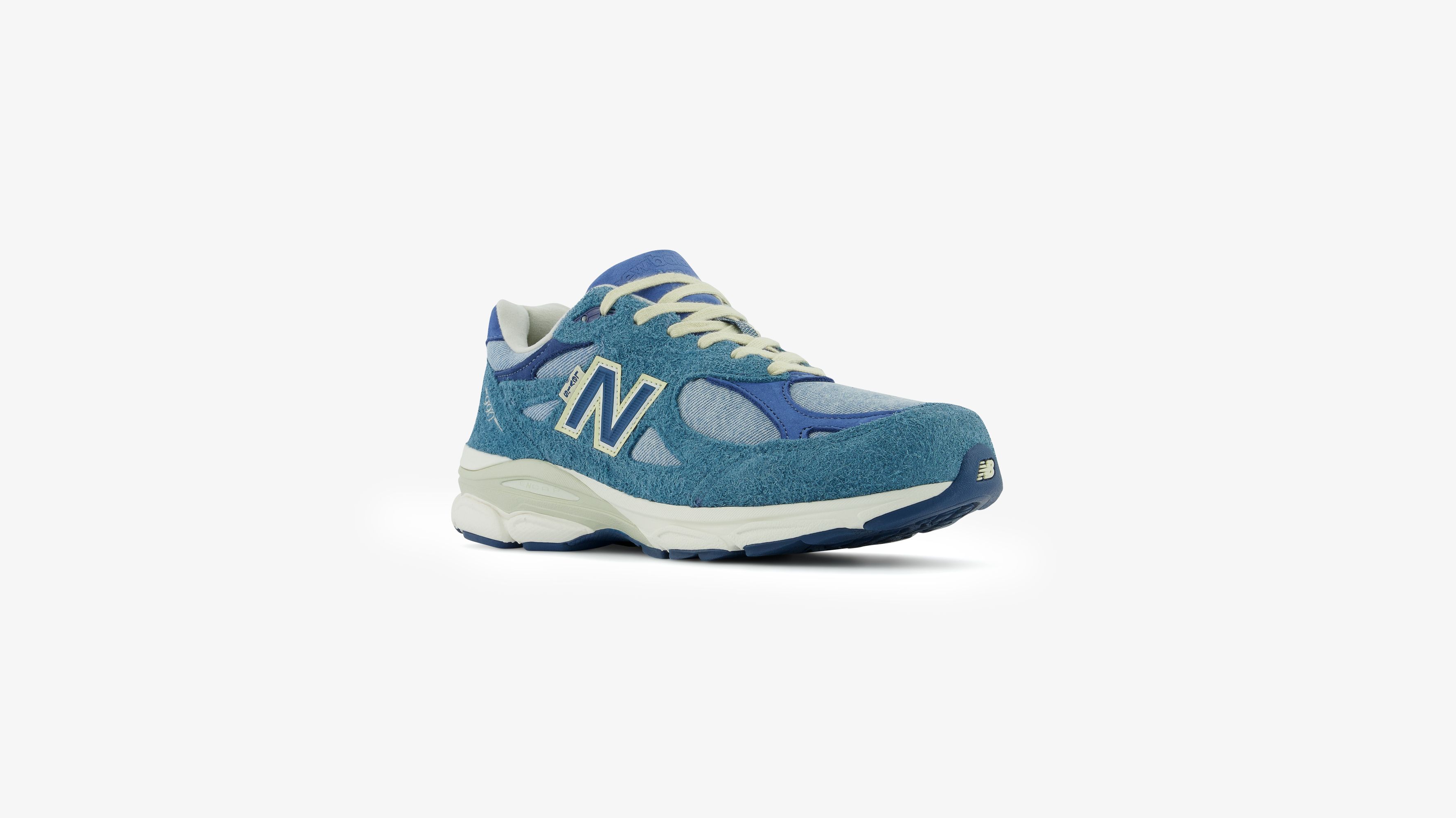 Levi's® X New Balance® M990v3 Sneakers - Indigo | Levi's® US