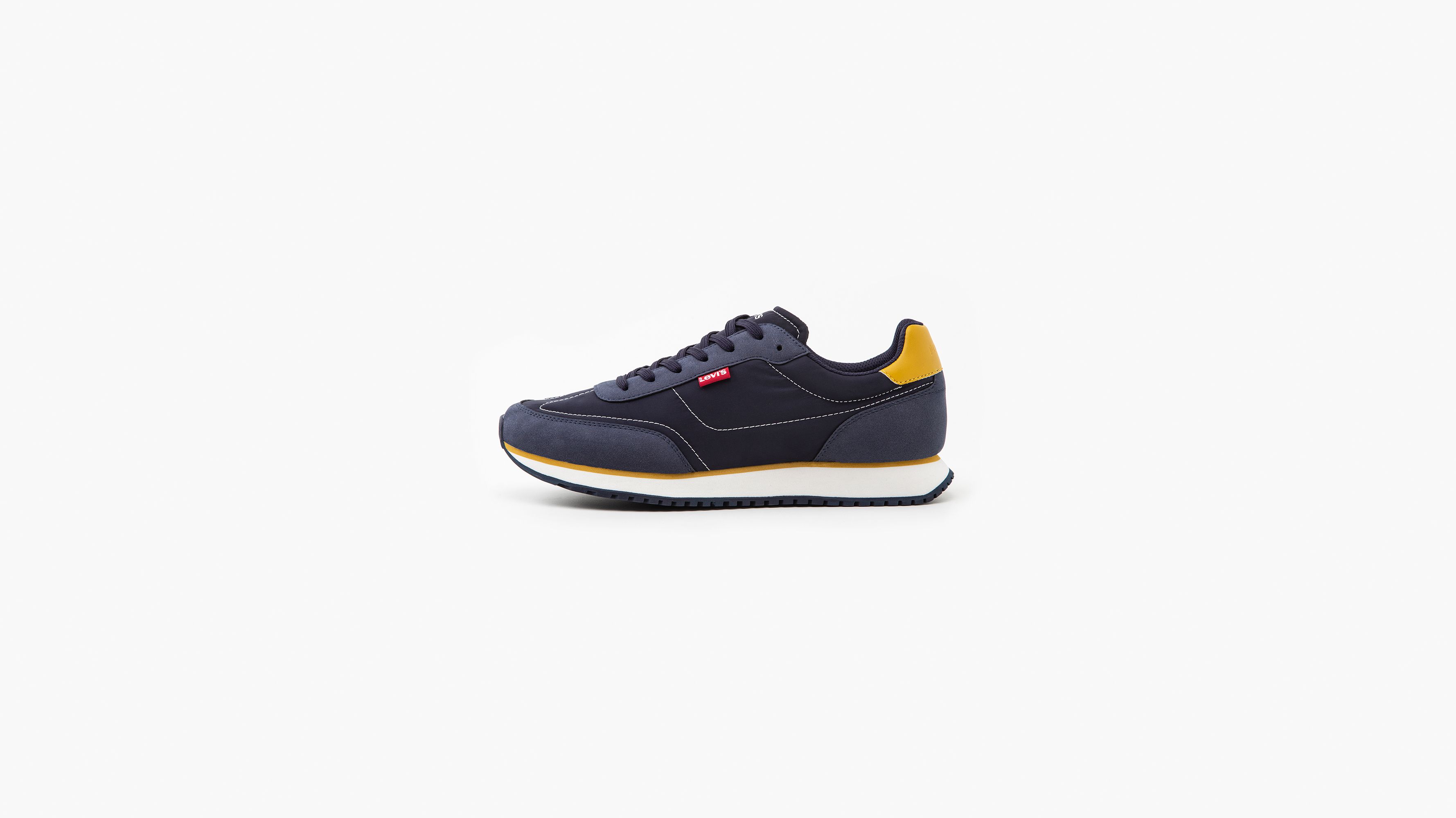 Levis black tab runner online