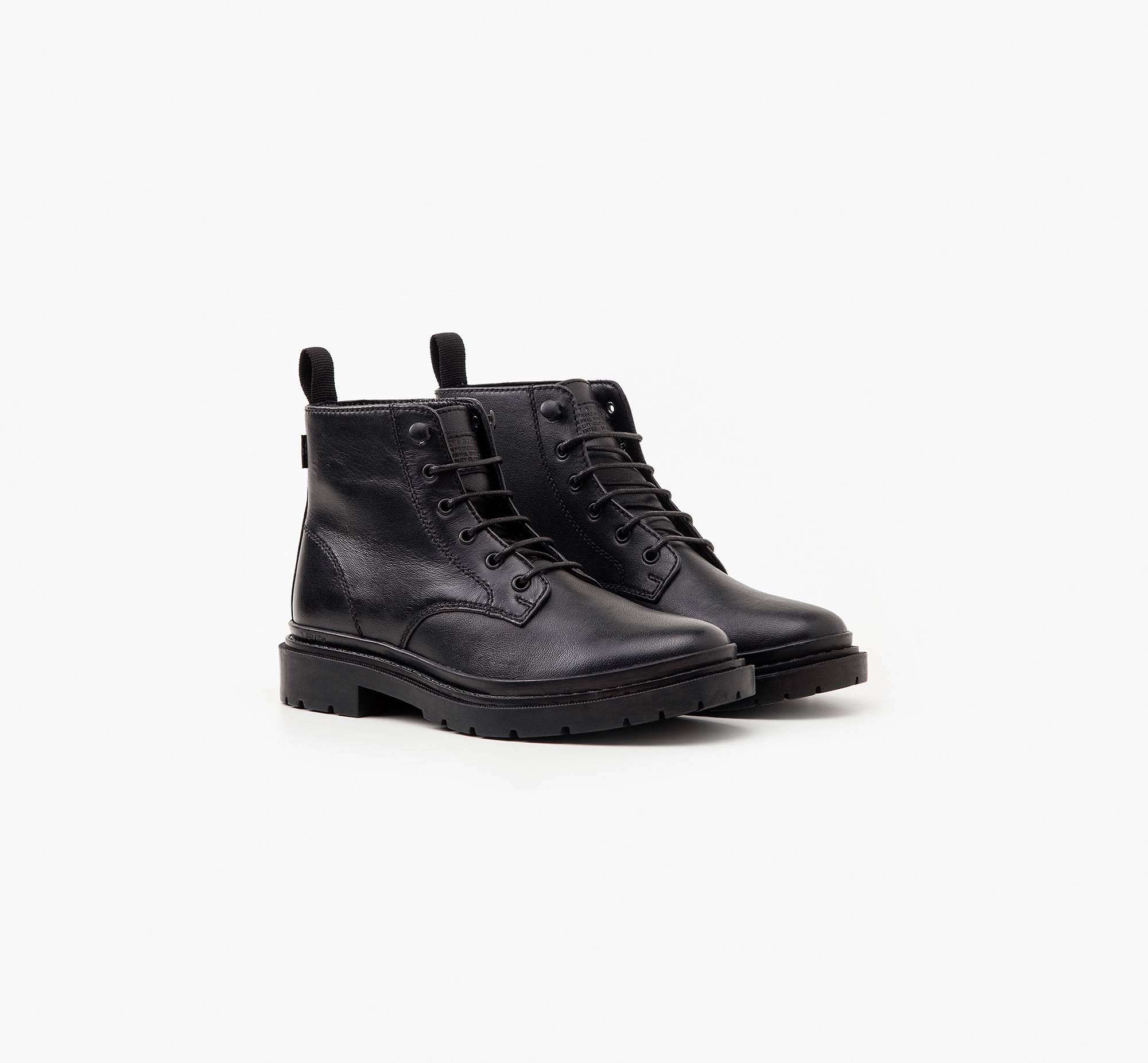 Levi's® Women’s Trooper Chukka Boots - Black | Levi's® XK