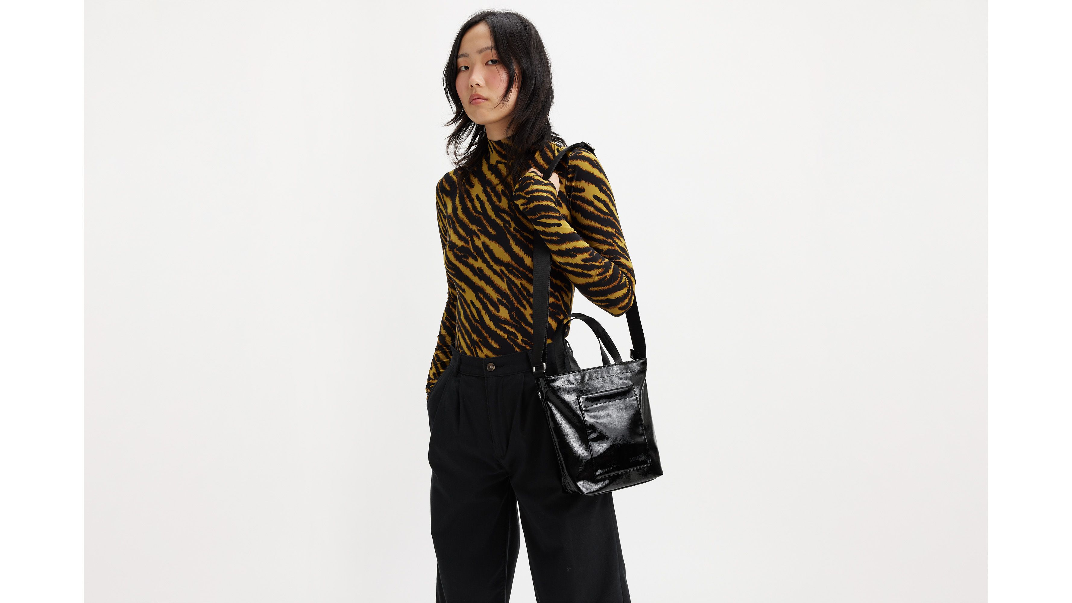 Mini Icon Tote - Black | Levi's® CH