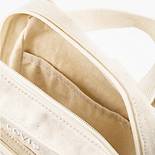 Levi's® Sling Bag mit Reißverschluss 4
