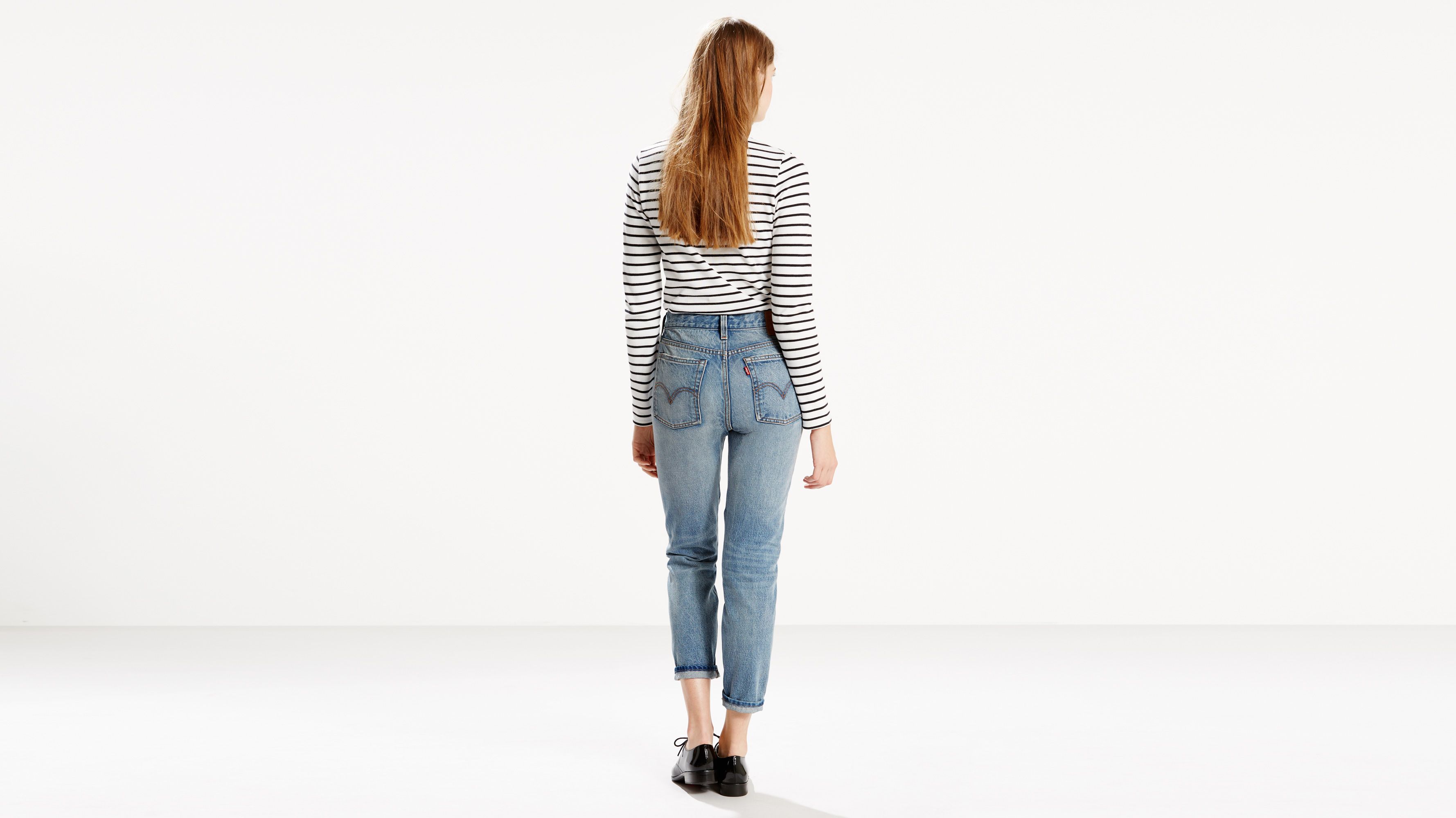 These new jeans give you a wedgie, and people are loving them