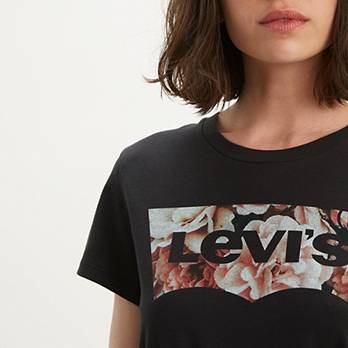 Levi's® Photo Fill Logo Tee Shirt 3