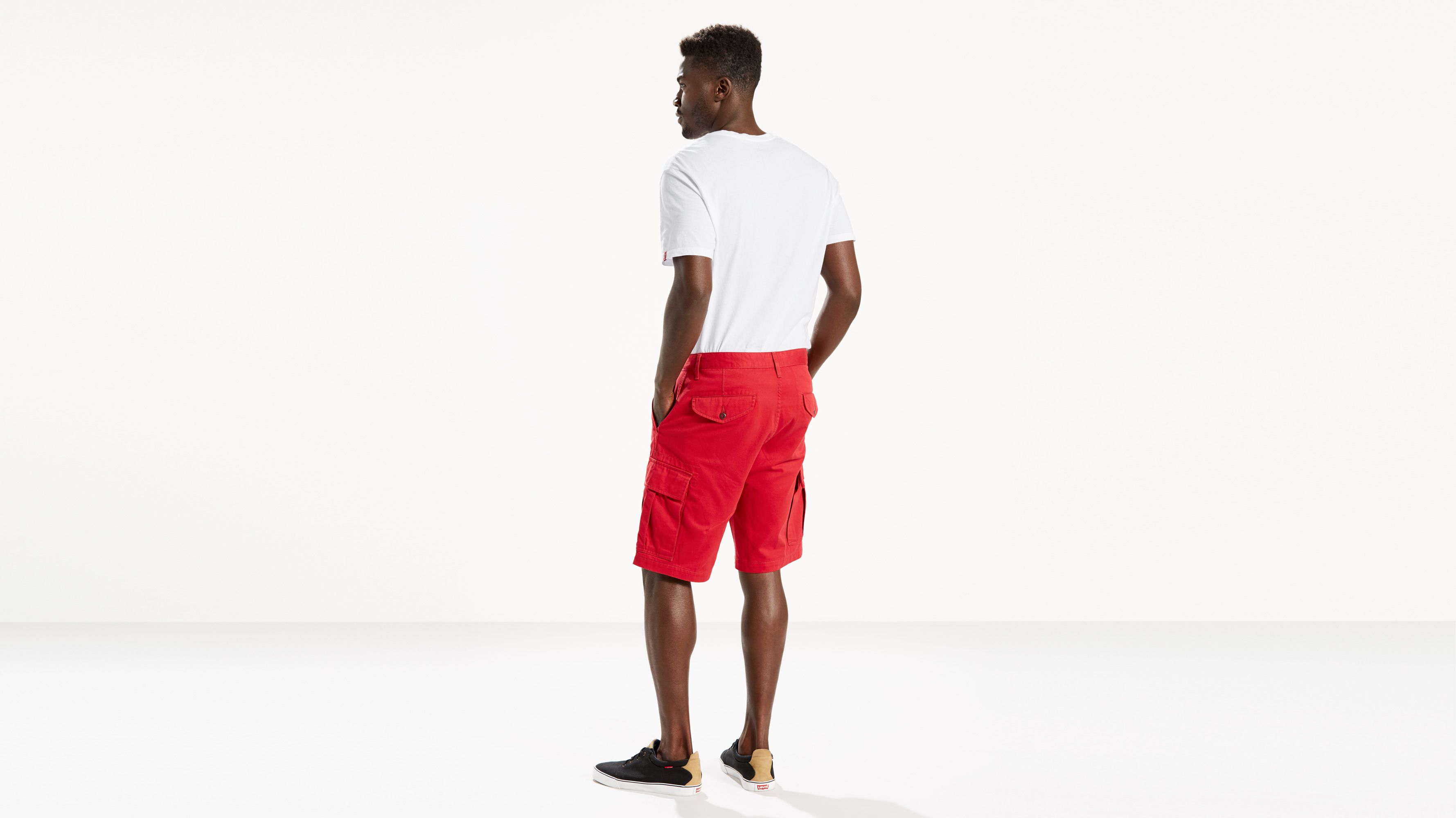 red levi cargo shorts