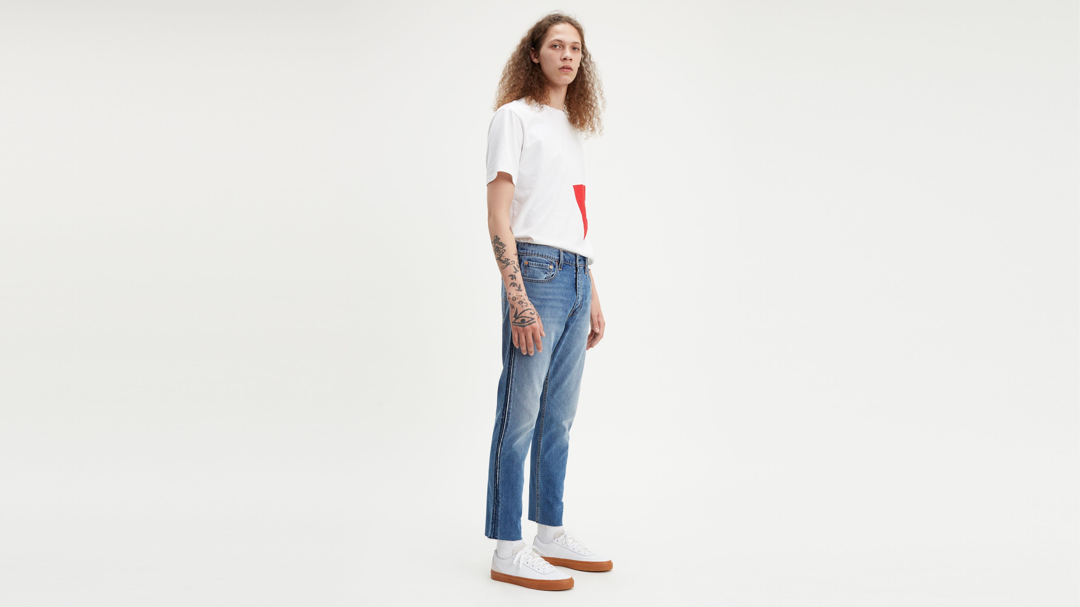 levi's slim fit tapered leg