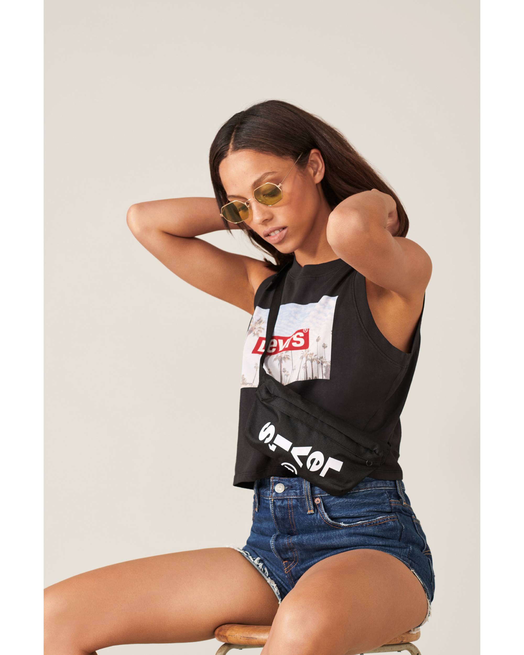 Levi’s® Logo Sling 4