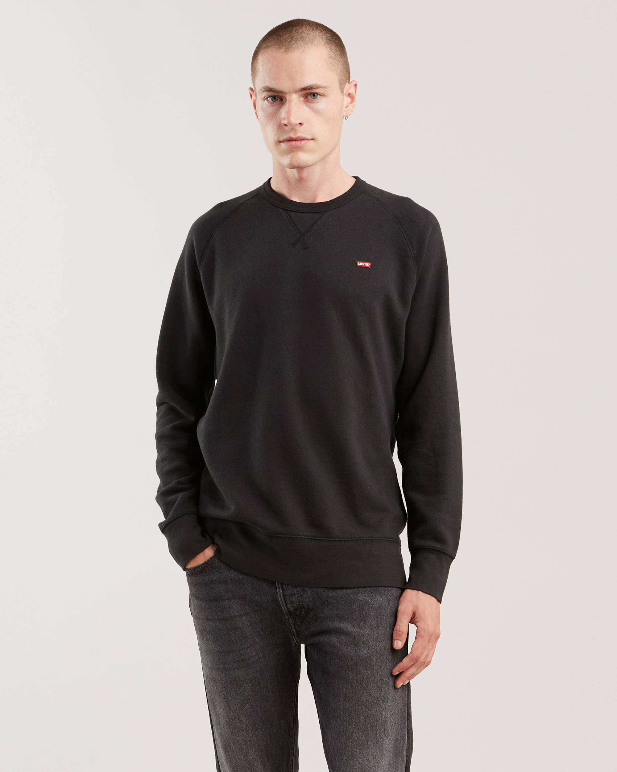 Levi’s® Chest Logo Crewneck Sweatshirt 1