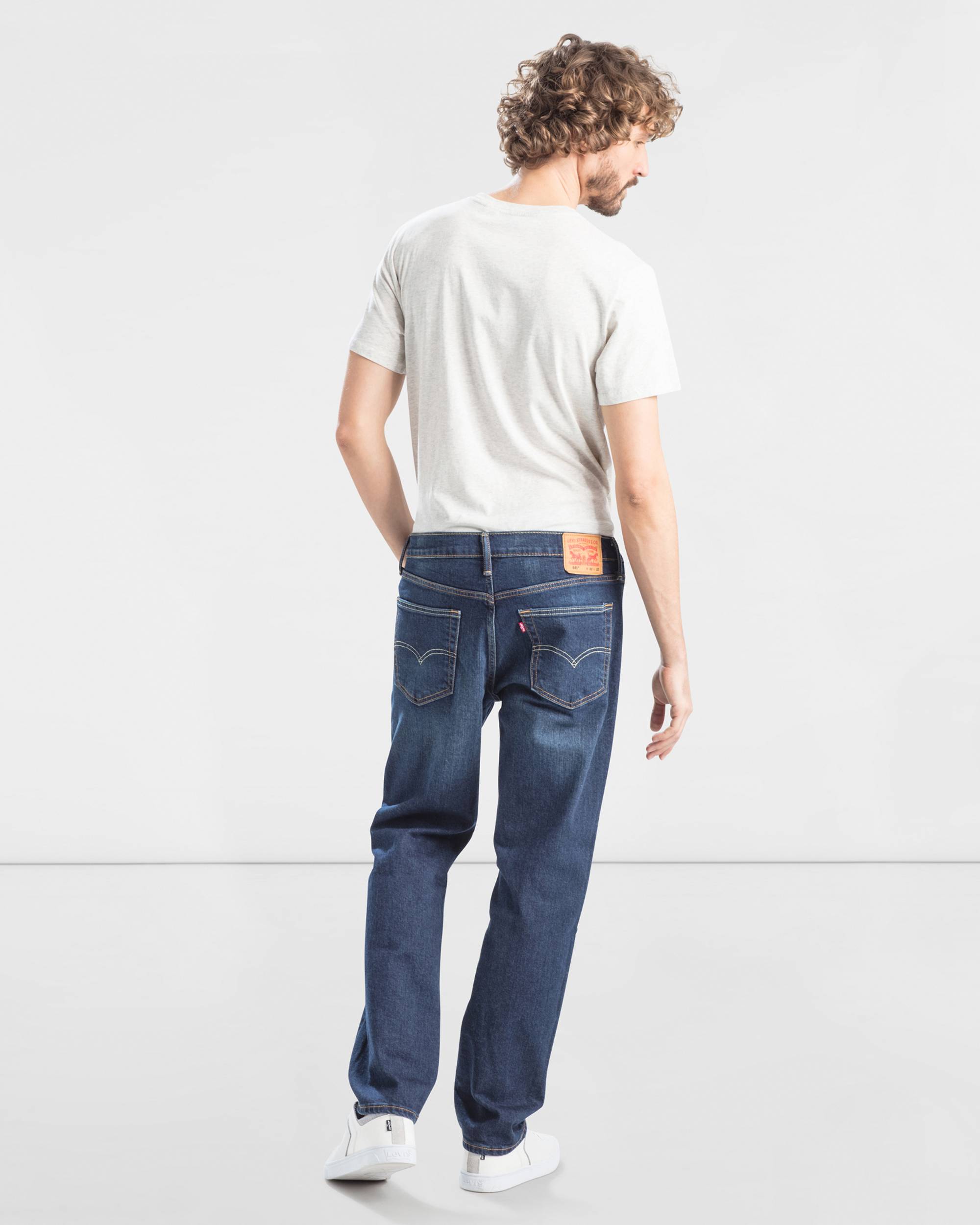 541™ Athletic Taper Men's Jeans 3