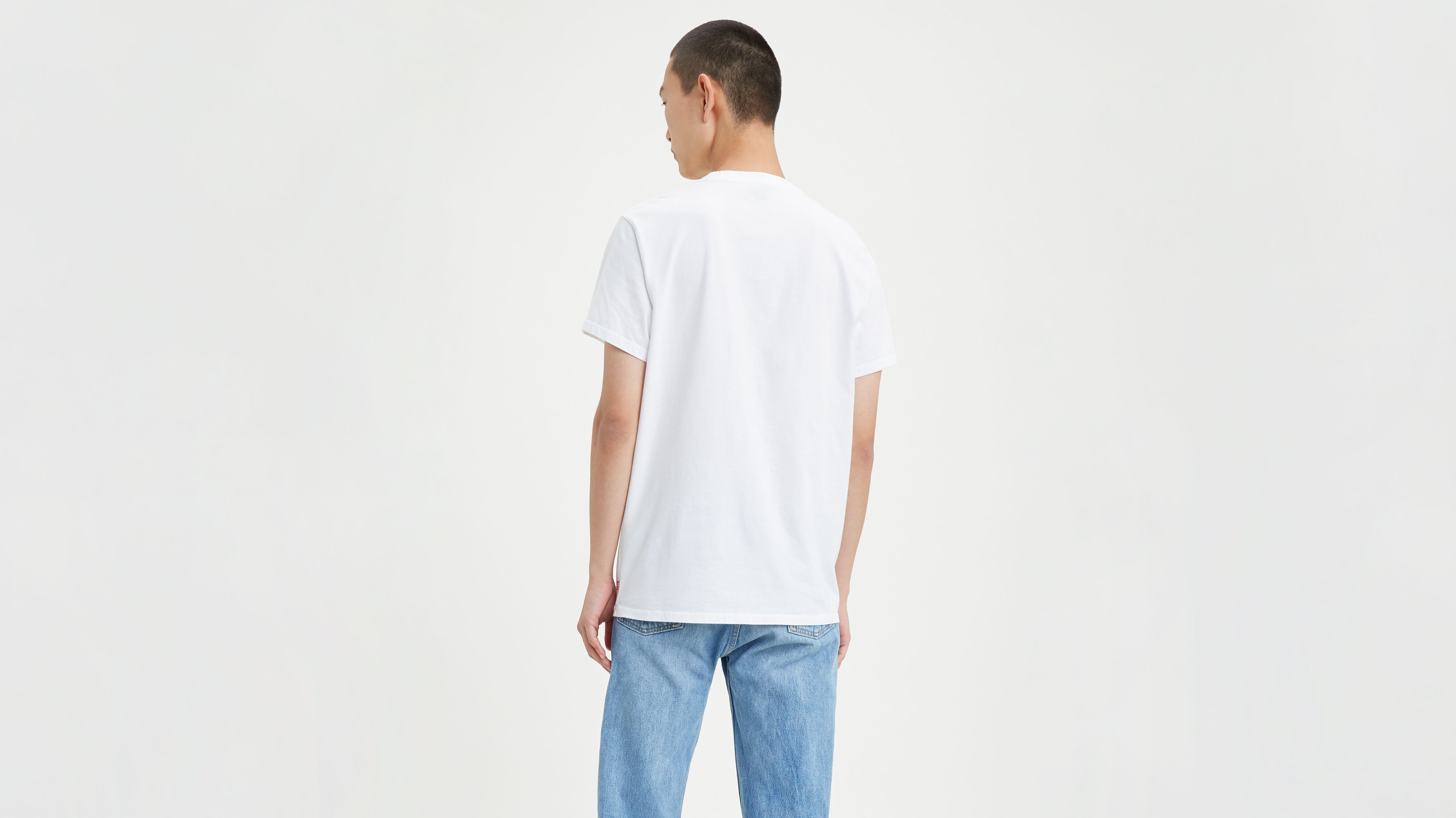 Levi’s® Chest Patch Logo Tee Shirt 2