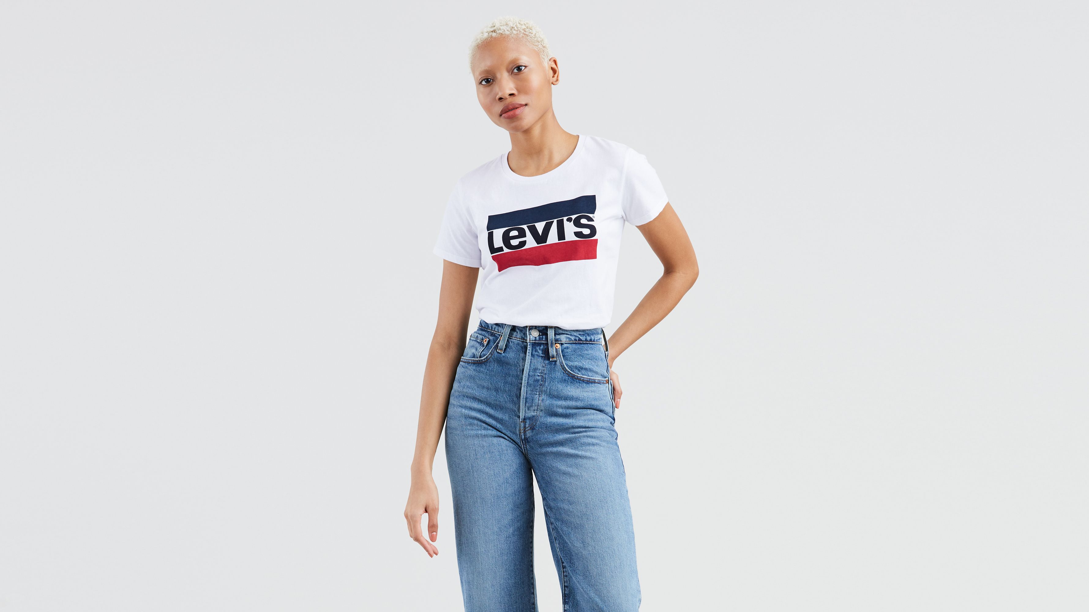 The Perfect Graphic Tee - White | Levi 