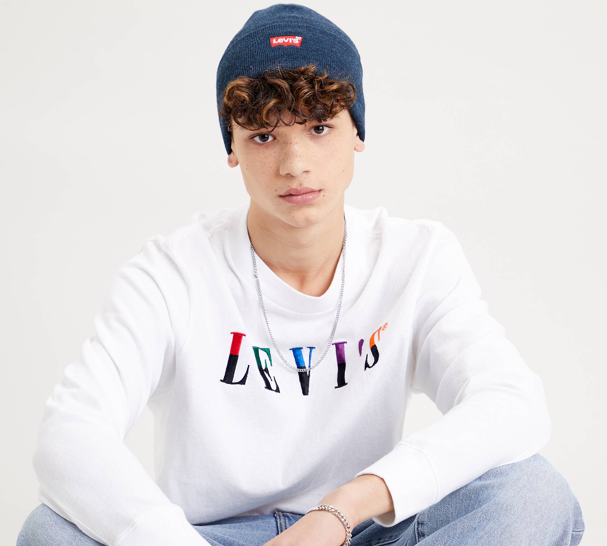 Levi’s® Logo Embroidered Slouchy Beanie 1