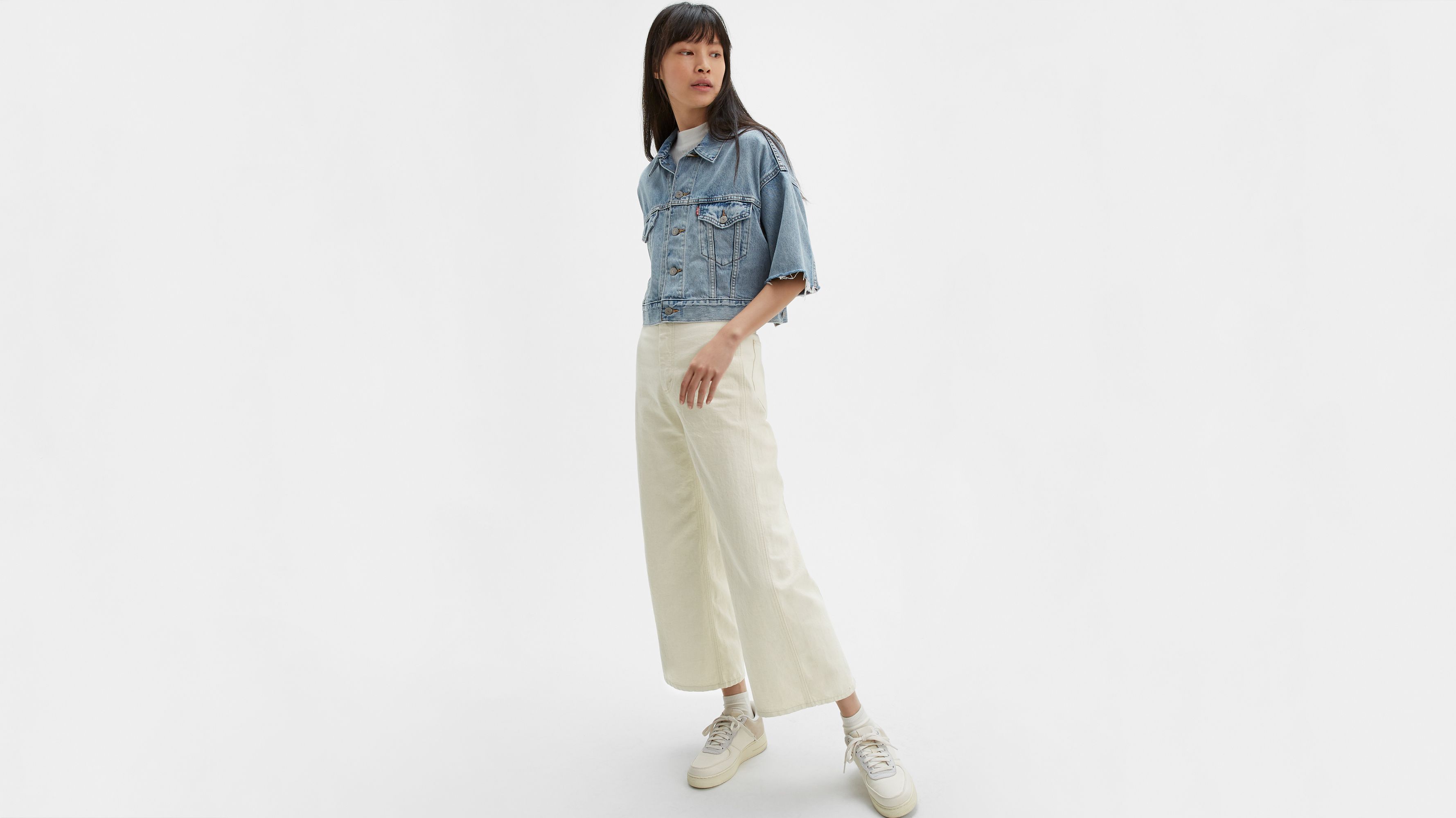 levi white cropped jeans